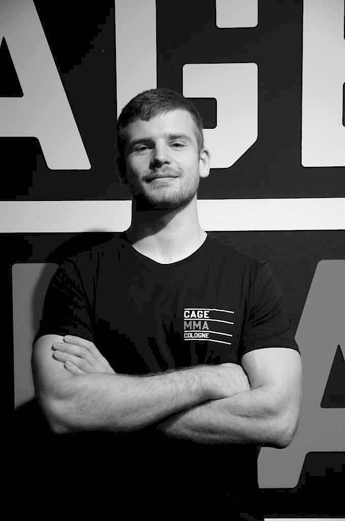 Trainer bei CAGE MMA Tim